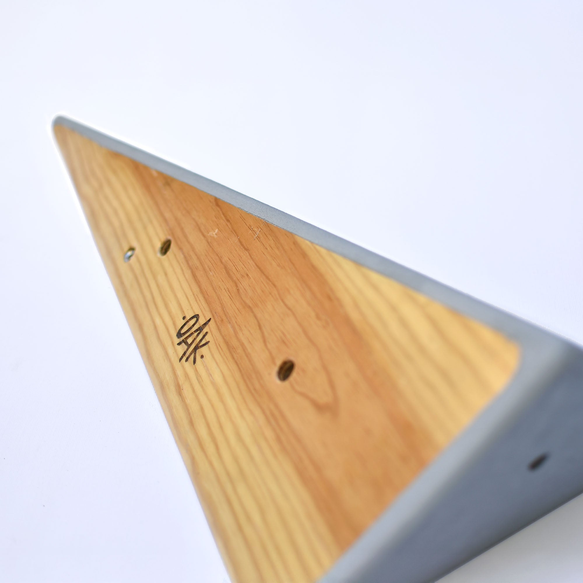 Pyramides arrows M Bi-text 2P